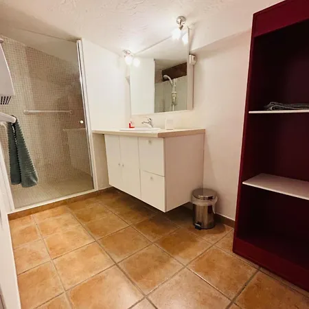 Casa de Férias Independante Dans Un Domaine Prive 25 Minutes De Cannes Fréjus